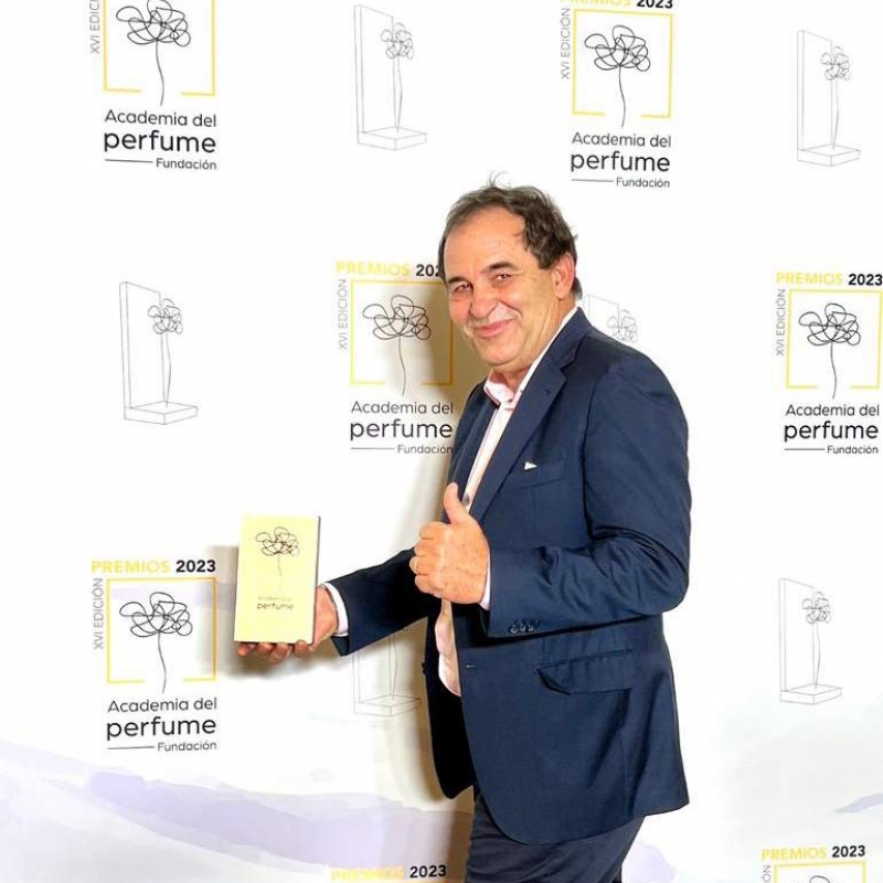 Ladenac Milano celebra ser finalista en la Gala de los Premios de la Academia del Perfume 2023